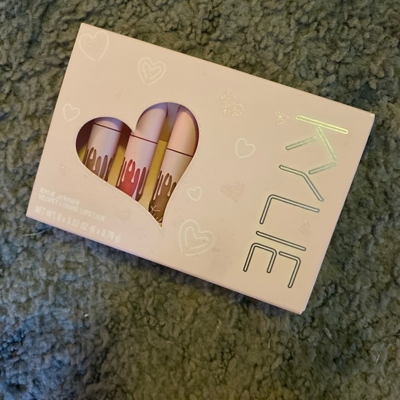 Kylie Cosmetics birthday Velvet mini liquid lip